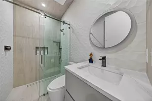 21 NE 25th St, Wilton Manors, FL 33305 - Photo 24