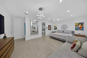 21 NE 25th St, Wilton Manors, FL 33305 - Photo 18