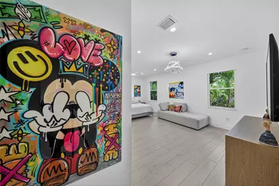 21 NE 25th Street, Wilton Manors, FL 33305 - Photo 16