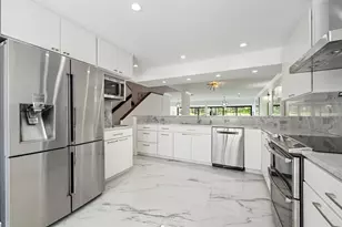 2435 Presidential Way, West Palm Beach, FL 33401 - Photo 20