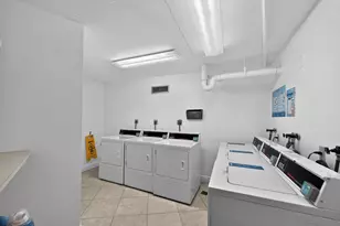 1200 St Charles Pl, Pembroke Pines, FL 33026 - Photo 32