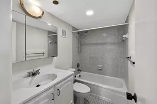 1200 St Charles Pl, Pembroke Pines, FL 33026 - Photo 20