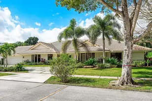 3765 Kings Way, Boca Raton, FL 33434 - Photo 2