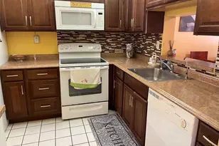 2860 Somerset Dr, Lauderdale Lakes, FL 33311 - Photo 4