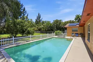 128 Barberton Rd, Lake Worth, FL 33467 - Photo 8