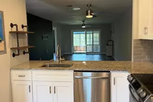 1219 S Lakes End Dr, Fort Pierce, FL 34982 - Photo 8