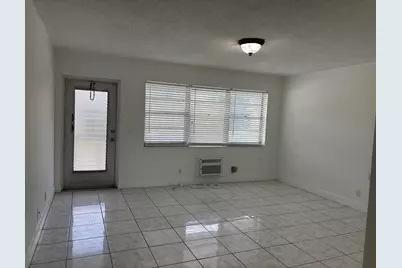 218 Windsor J, West Palm Beach, FL 33417 - Photo 2