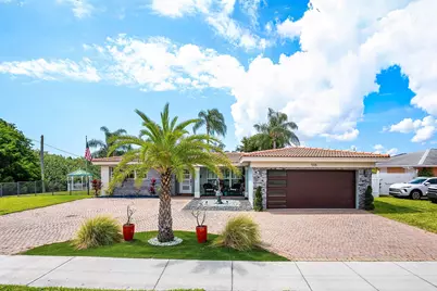 598 W Palmetto Park Road, Boca Raton, FL 33432 - Photo 2