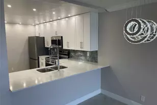 6530 Coral Lake Dr, Margate, FL 33063 - Photo 4