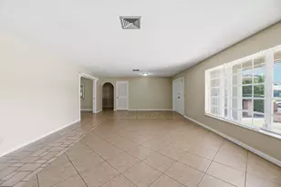 232 Gleneagles Dr, Lake Worth, FL 33462 - Photo 8