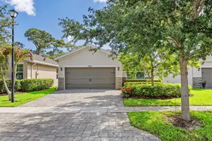 5725 SE Kawana Trail, Hobe Sound, FL 33455 - Photo 2