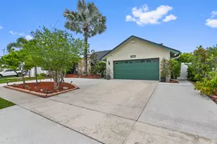 8372 Myakka Ct, Lake Worth, FL 33467 - Photo 2
