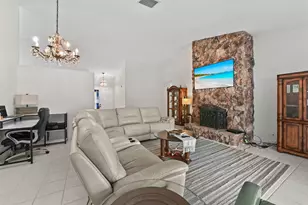 8372 Myakka Ct, Lake Worth, FL 33467 - Photo 6