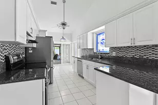 8372 Myakka Ct, Lake Worth, FL 33467 - Photo 10