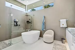 823 W Oyster Ln, Lantana, FL 33462 - Photo 14