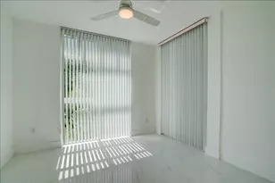 9805 NW 52nd St, Doral, FL 33178 - Photo 14
