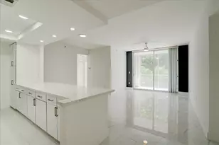 9805 NW 52nd St, Doral, FL 33178 - Photo 2