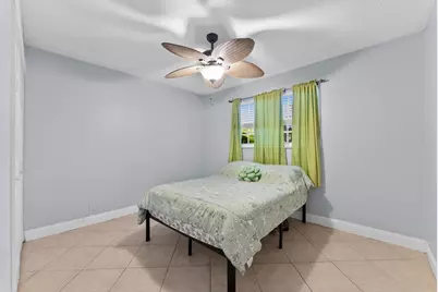 2831 N Seacrest Boulevard, Boynton Beach, FL 33435 - Photo 12