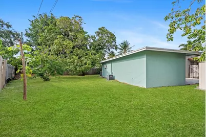2831 N Seacrest Boulevard, Boynton Beach, FL 33435 - Photo 32