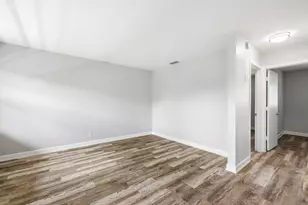 5162 NE 6th Ave, Oakland Park, FL 33334 - Photo 10