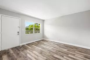 5162 NE 6th Ave, Oakland Park, FL 33334 - Photo 6