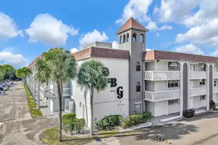 400 SE 10th St, Deerfield Beach, FL 33441 - Photo 2