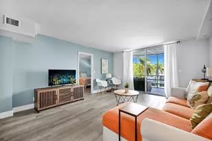 400 SE 10th St, Deerfield Beach, FL 33441 - Photo 8