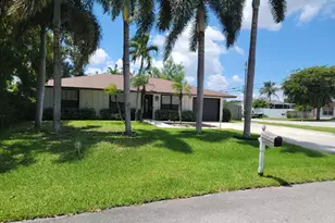 3390 Artesian Dr, Lake Worth, FL 33462 - Photo 2