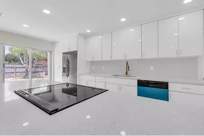 100 NE 26th Court, Pompano Beach, FL 33064 - Photo 12