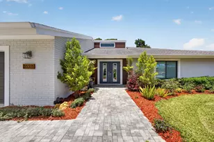 13315 Saffron Cir, Palm Beach Gardens, FL 33418 - Photo 2