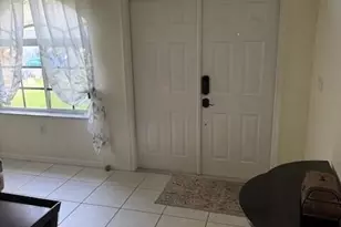 20525 SW 2nd St, Pembroke Pines, FL 33029 - Photo 2