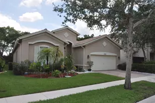 19496 S Whitewater Ave, Weston, FL 33332 - Photo 4