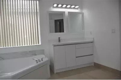 19496 S Whitewater Avenue, Weston, FL 33332 - Photo 12