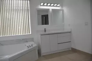 19496 S Whitewater Ave, Weston, FL 33332 - Photo 12