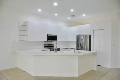 19496 S Whitewater Avenue, Weston, FL 33332 - Photo 2