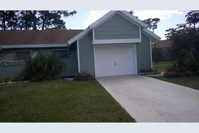 1350 SE La Haven Court, Port Saint Lucie, FL 34952 - Photo 2