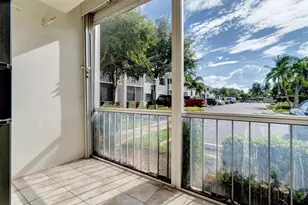 140 Cypress Club Dr, Pompano Beach, FL 33060 - Photo 34
