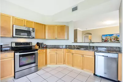11021 Legacy Lane #303, Palm Beach Gardens, FL 33410 - Photo 4