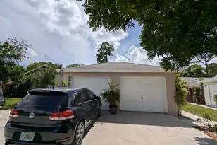 1157 Hyacinth Pl, Wellington, FL 33414 - Photo 4