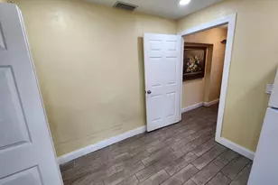 605 S 12th St, Lantana, FL 33462 - Photo 12