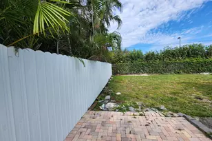 605 S 12th St, Lantana, FL 33462 - Photo 4