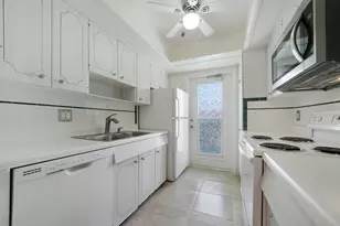 37 Yacht Club Dr, North Palm Beach, FL 33408 - Photo 10