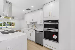 360 SW 2nd St, Boca Raton, FL 33432 - Photo 20