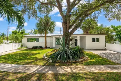 2298 NE 4th Avenue, Boca Raton, FL 33431 - Photo 2