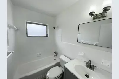 840 NW 33 Street, Oakland Park, FL 33309 - Photo 14