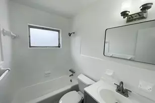 840 NW 33 St, Oakland Park, FL 33309 - Photo 14