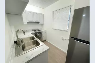840 NW 33 Street, Oakland Park, FL 33309 - Photo 8