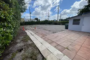 840 NW 33 St, Oakland Park, FL 33309 - Photo 18