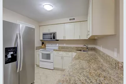 305 N Pompano Beach Boulevard #1403, Pompano Beach, FL 33062 - Photo 6