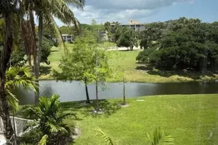 3500 Oaks Clubhouse Dr, Pompano Beach, FL 33069 - Photo 2